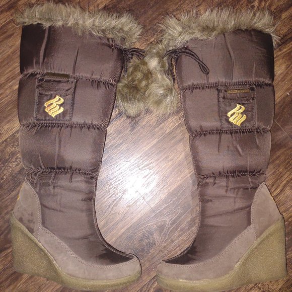 Size 9.5  Like New - Picture 1 of 1